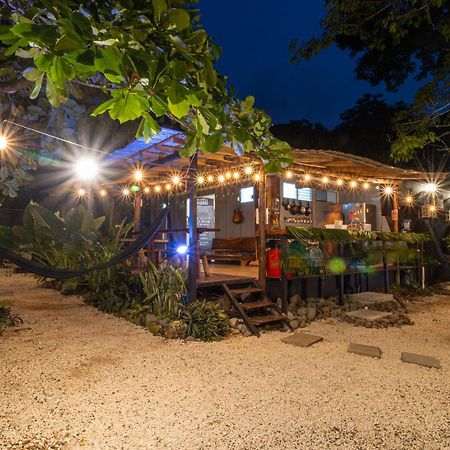 Akih Pods Hostel Playa Santa Teresa  エクステリア 写真