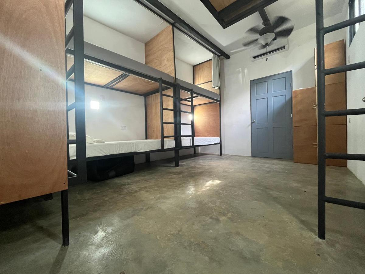 Akih Pods Hostel Playa Santa Teresa  エクステリア 写真