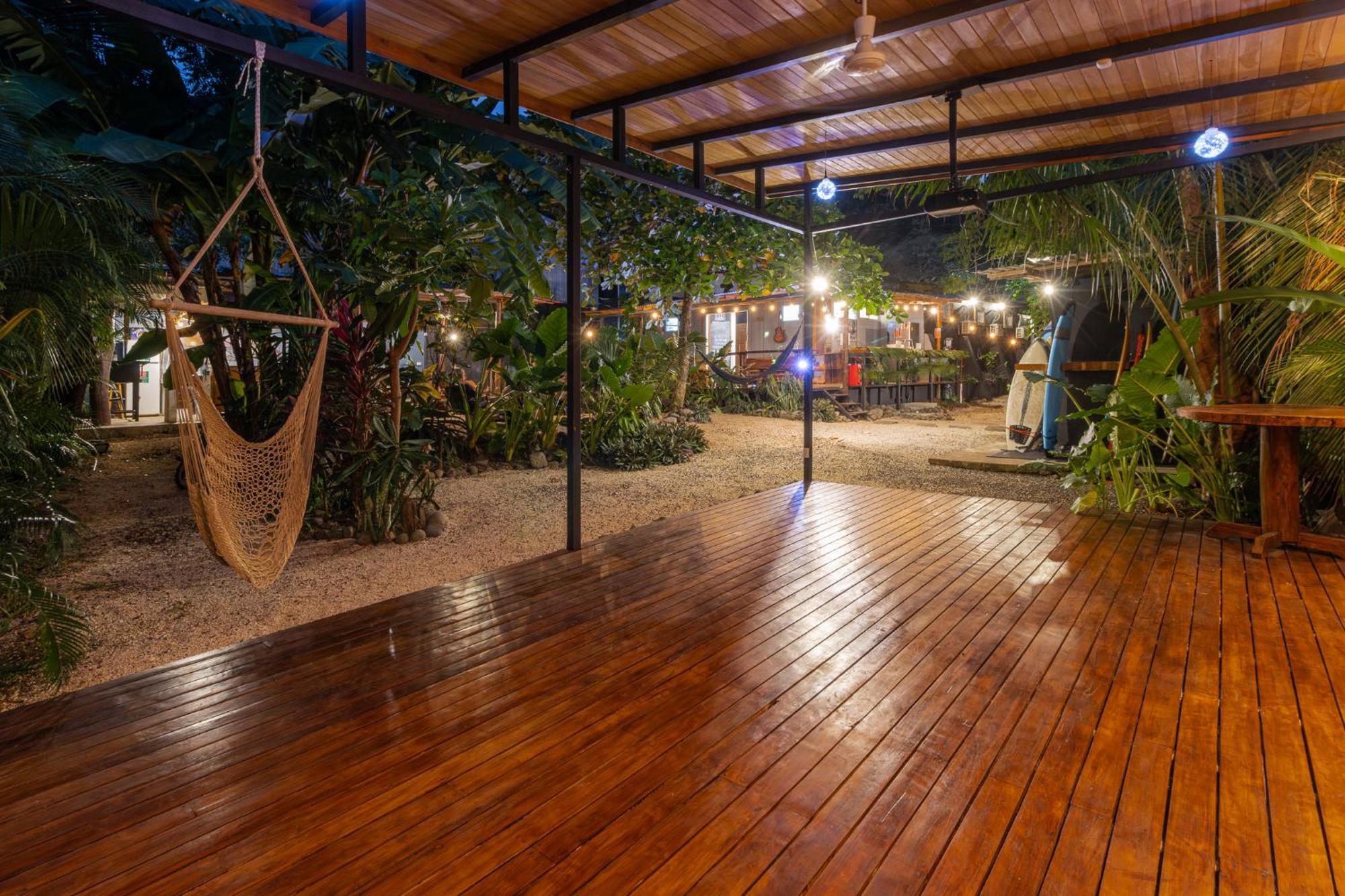 Akih Pods Hostel Playa Santa Teresa  エクステリア 写真