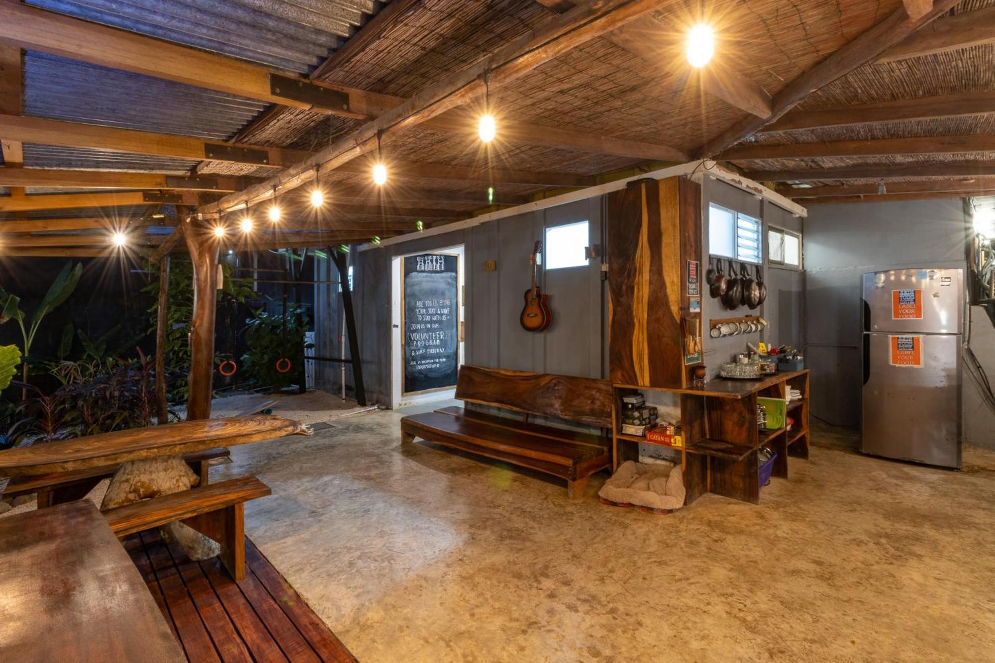 Akih Pods Hostel Playa Santa Teresa  エクステリア 写真