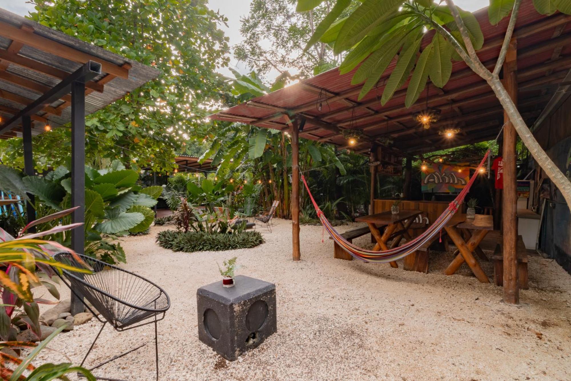 Akih Pods Hostel Playa Santa Teresa  エクステリア 写真