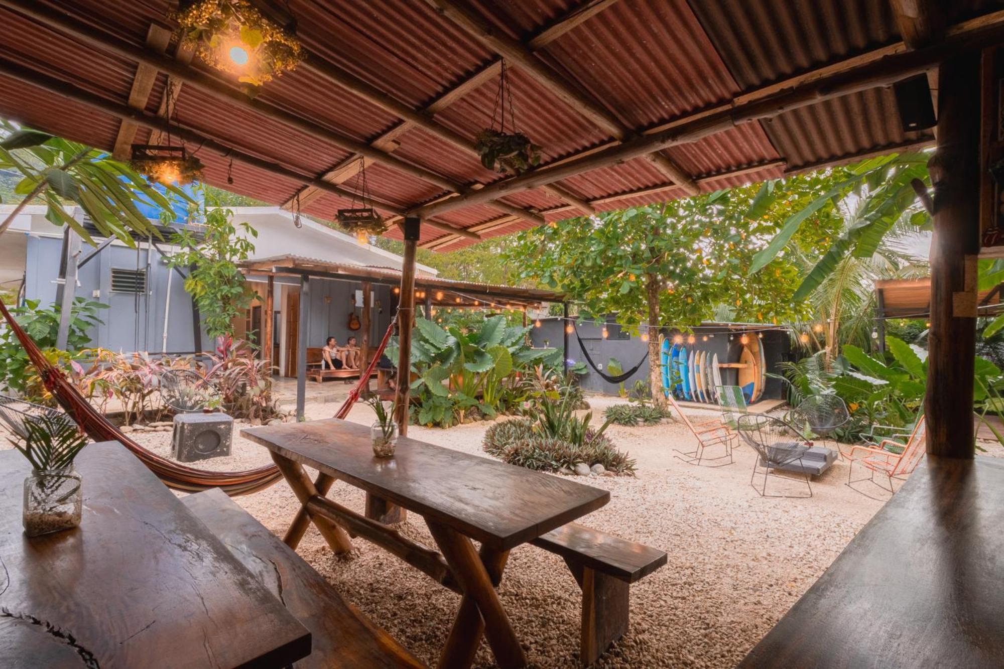 Akih Pods Hostel Playa Santa Teresa  エクステリア 写真