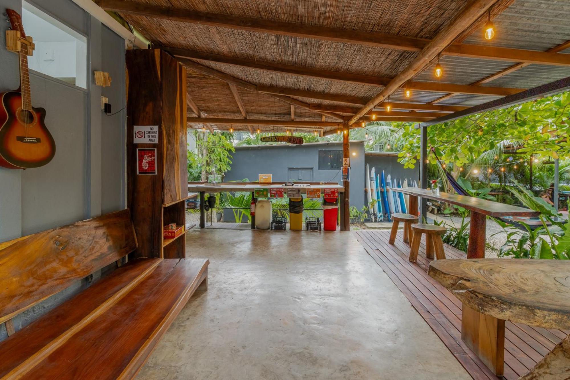 Akih Pods Hostel Playa Santa Teresa  エクステリア 写真