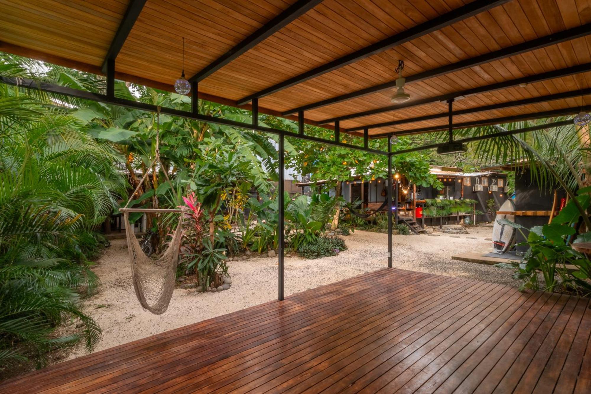 Akih Pods Hostel Playa Santa Teresa  エクステリア 写真