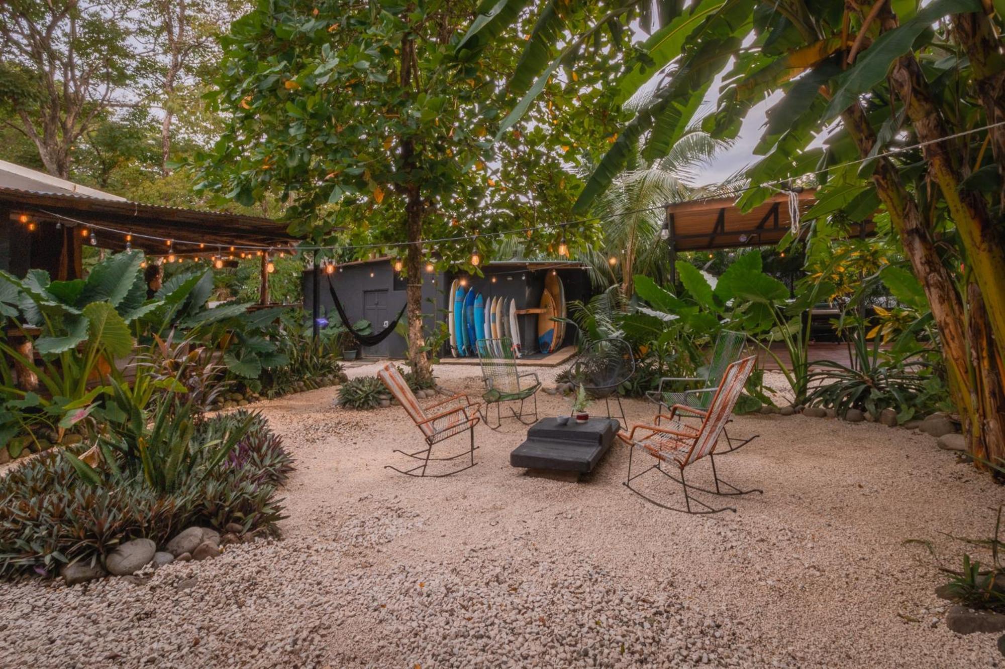 Akih Pods Hostel Playa Santa Teresa  エクステリア 写真