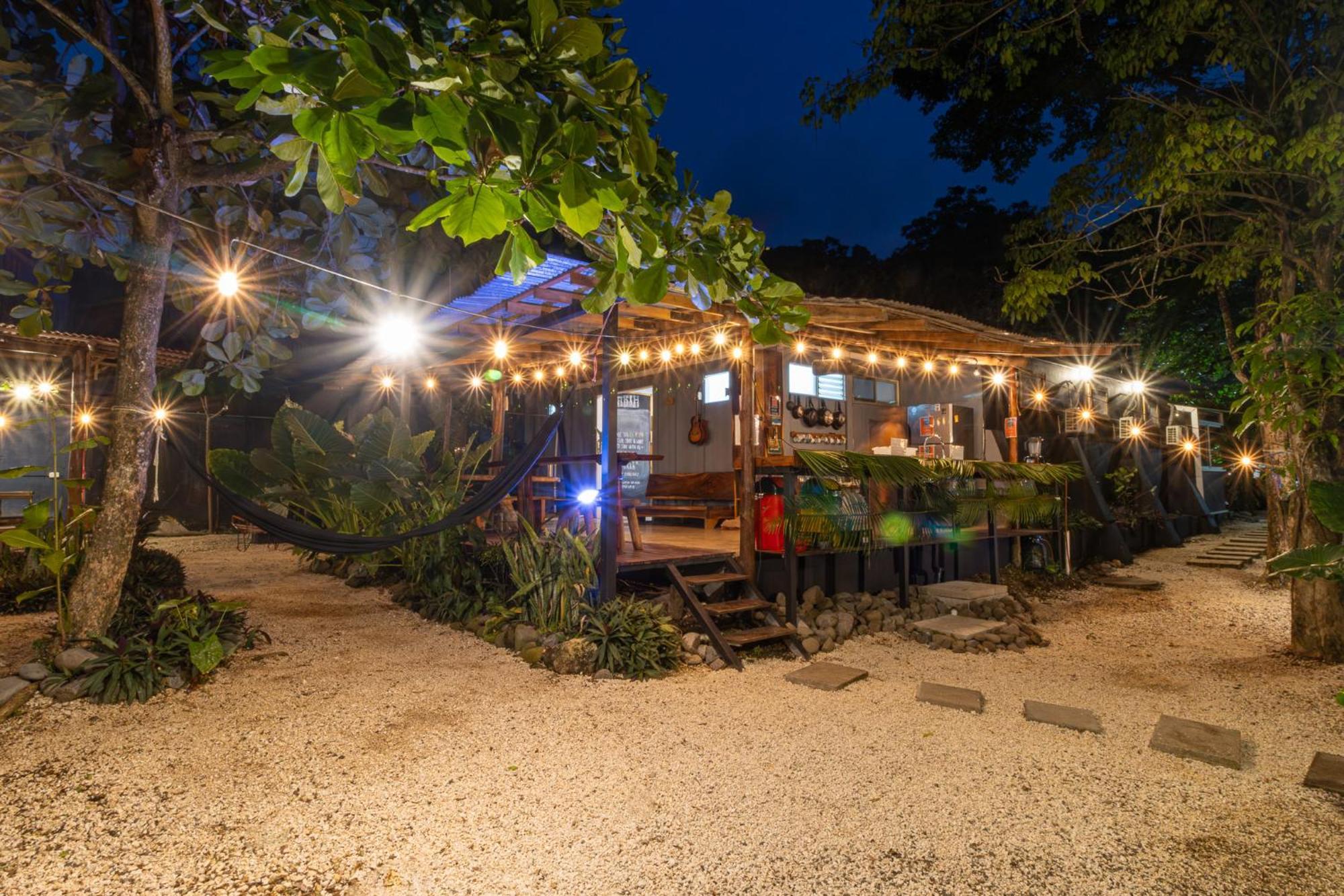Akih Pods Hostel Playa Santa Teresa  エクステリア 写真