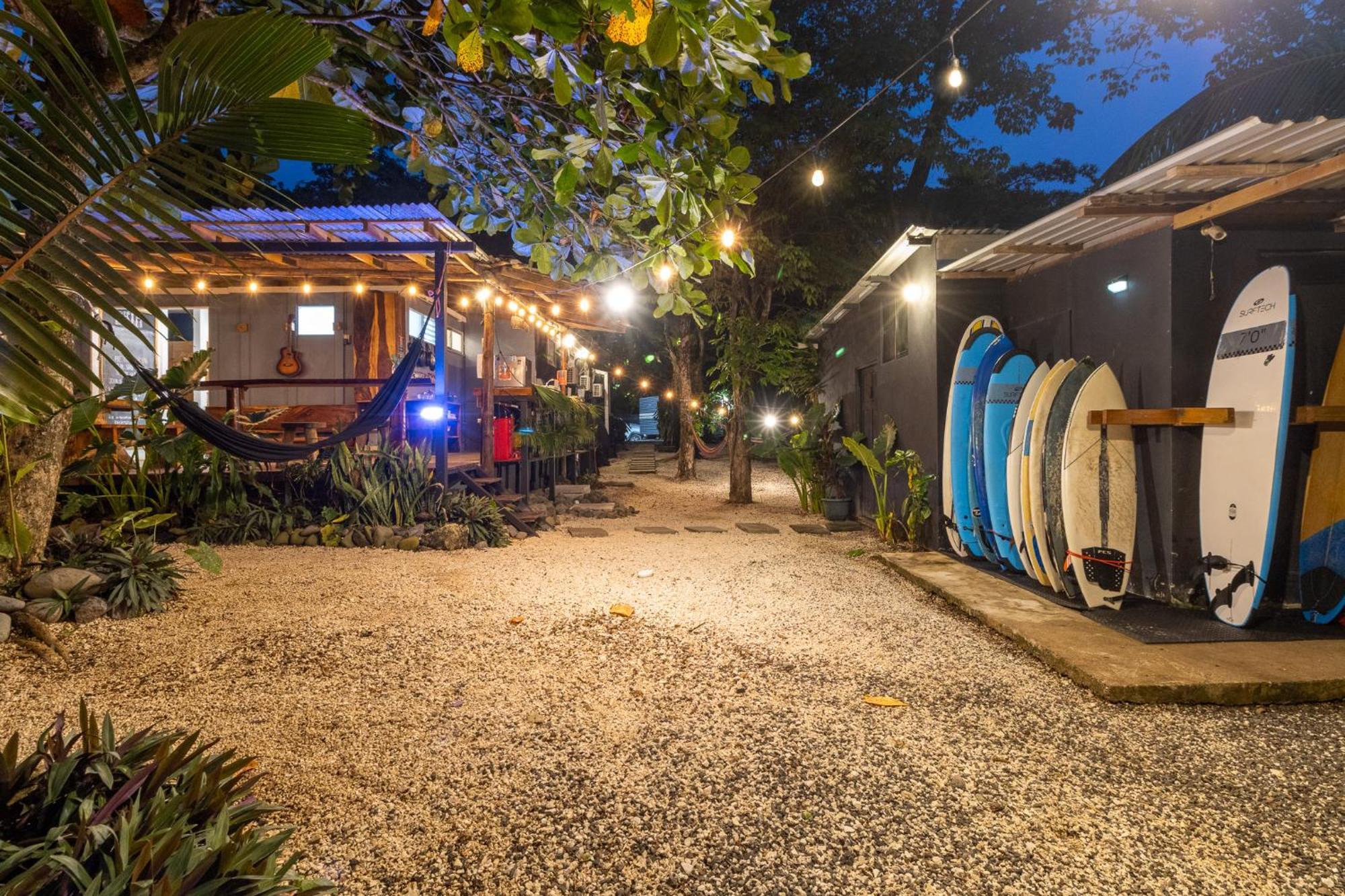 Akih Pods Hostel Playa Santa Teresa  エクステリア 写真